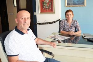 Çeşmecioğlu: Seçimle gelen, nezaketle gider
