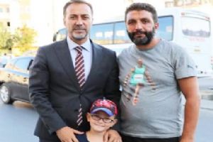 Vatandaşa dokunmayı ihmal etmiyor