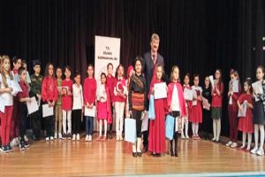 Akören öğrencisi İstiklal Marşı Yarışma birincisi oldu