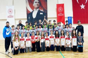 Dereceye giren takımlar ödüllendirildi