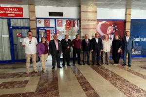 MHP’den anlamlı Babalar Günü kutlaması