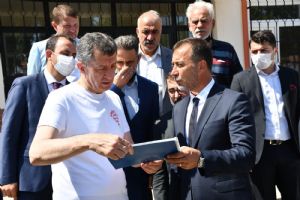 Bakan Selçuk’tan, Başkan Yılmaz’a eğitim yatırımları için teşekkür