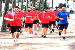 Yükselen Mimaroba hırs küpü