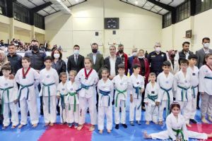 Taekwondocular kuşak sınavlarını başarıyla verdi