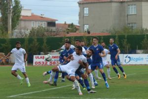 Velimeşe hakeme fena takıldı 3-0