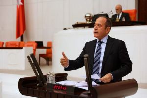 Hamzaçebi: Bu köylüleri, emlak spekülatörlerinin, ellerine teslim etmeyin!