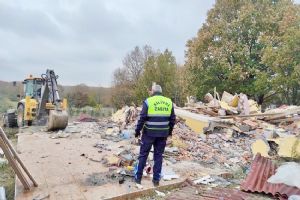 Tarım arazileri üzerindeki kaçakların yıkımına devam edildi