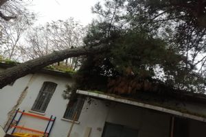 Fırtına 17:00’ye kadar etkili olacak