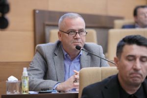 Barlas: Silivri’deki gidişattan rahatsız olup gündemi değiştiriyorlar