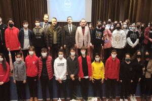 Bilici, öğrencilerle mesleki tecrübelerini paylaştı