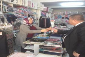 Koçer, emekçi kadın esnafını tebrik etti