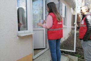 Kızılay’dan kumanya dağıtımı
