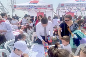 CHP’liler çocukların sevincine ortak oldu