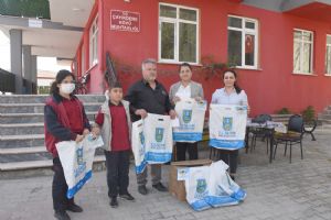 Çocukların bayramlıkları Silivri Belediyesinden