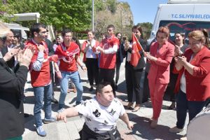 Özel bireylere kına merasimi düzenlendi