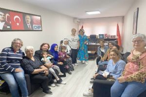 Asel ve Berat bebeğin ailelerini ağırladılar