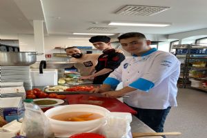 İtalya ve Finlandiya’da mesleki eğitim ve staj görüyorlar