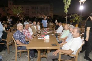 Silivri Cemevi’nde düzenlenen iftara katıldılar