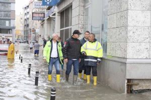 Yağmur fena bastırdı