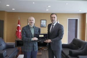 Yılmaz, Ulaştırma ve Altyapı Bakanı ile görüştü