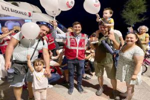 Zaferin 100. yılını stantta vatandaşlarla paylaştılar