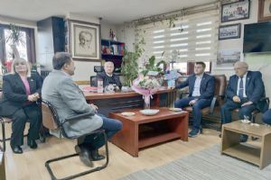 CHP’den muhtarlara tebrik ziyareti