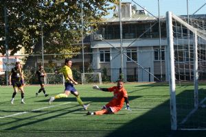 Küçükçekmece Sinop sağlam geliyor 1-0