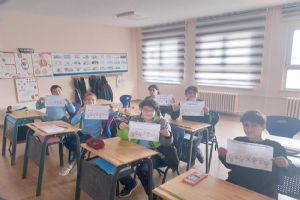 Afiş tasarım çalışmasıyla dikkat çektiler