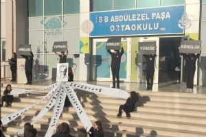 Bağımsızlığımızım mimarı Atatürk’ü minnetle andılar