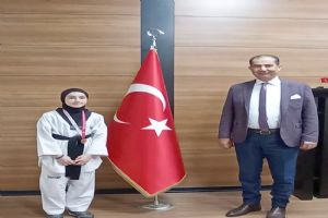 Artar, Taekwondo 1.’sini tebrik etti