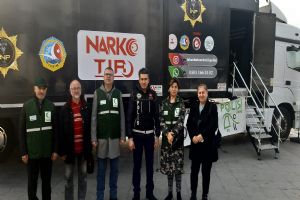Yeşilay yetkilileri Narko Tır’ı ziyaret etti