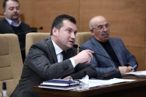Balcıoğlu: Arsa satmayın, borç alın