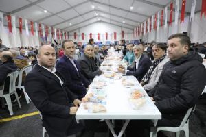 Dernek üyeleriyle iftarda bir araya geldiler