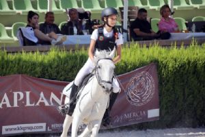 İpek Yazıcı, binicilik sporunda gururlandırdı