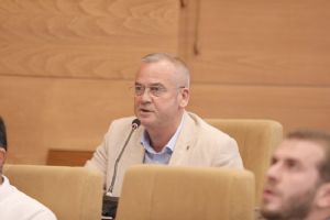 Barlas: Çuvaldızı da kendimize batırmalıyız