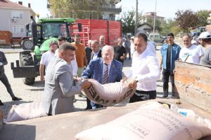 “Çiftçilerimiz Türk tohumuna güvensin”
