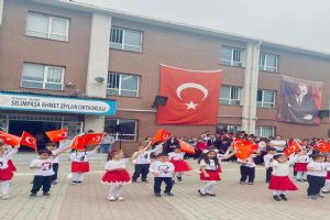 Ahmet Ziylan Ortaokulu’nda Cumhuriyet Bayramı