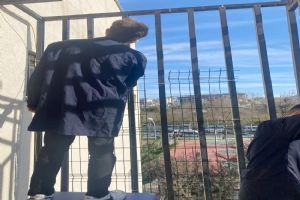 Yangın merdivenlerin bakımını yaptılar