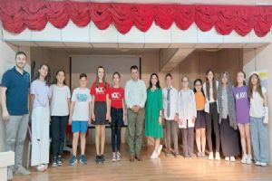 Tiyatro Teneffüs Ekibinin “Uyan” oyunu beğeni topladı