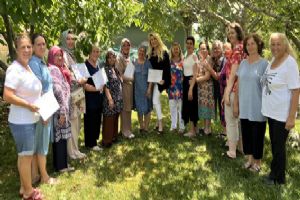 Çeltikli kadınların katılım belgelerini takdim etti