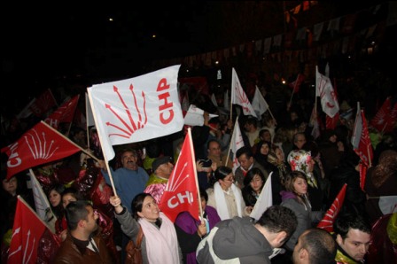 Anamızı Da Alıp Sandığa Geliyoruz