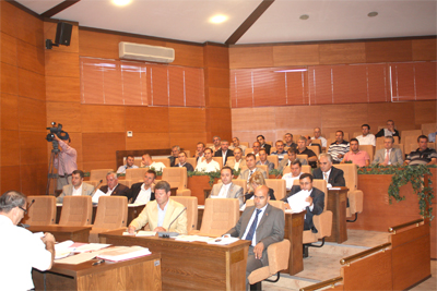 Özcan Işıklardan  Muhalefete Sesleniş