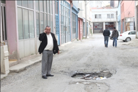 Özkökten  Belediyeye Yaylım Ateşi