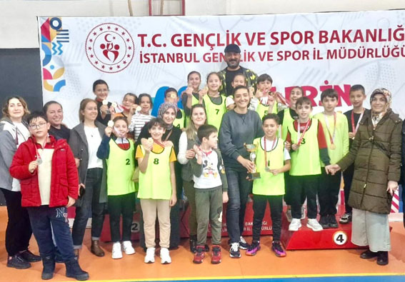 Silivri Nurullah Baldöktü İlkokulu Mendil Kapmaca Oyununda İlçe Birincisi oldu