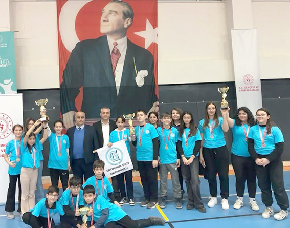 Silivri Ertuğrul Gazi Ortaokulu Satranç Takımından büyük başarı