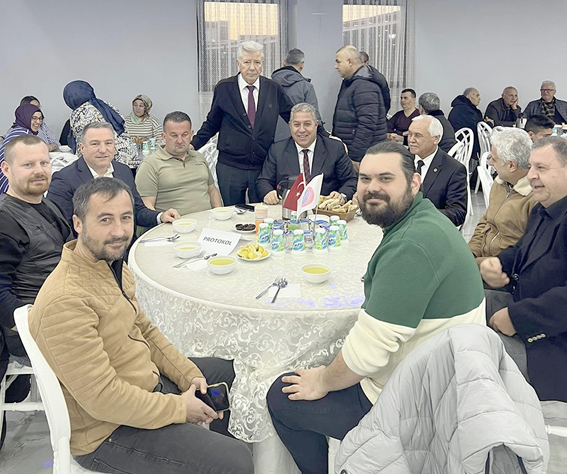 Silivri Servisçiler Derneği üyeleri iftarda buluştu
