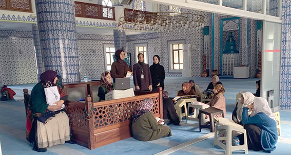 Yeşilay Kadın Komisyonu Silivri’de cami buluşmalarıyla sahada