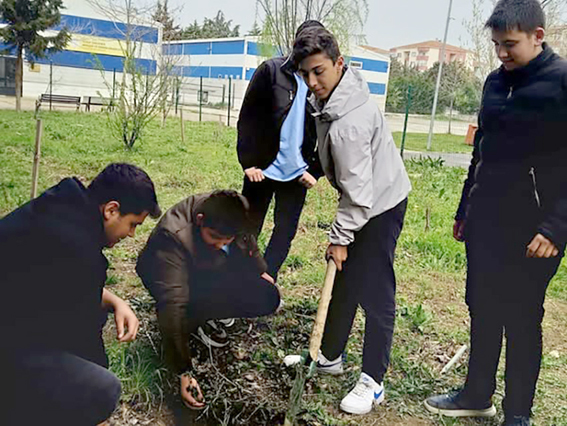Silivri Yusuf Sarıbekir Lisesi öğrencilerinden doğaya yeşil destek