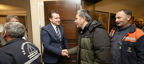 Silivri Belediye Başkanı Balcıoğlu, mesai arkadaşlarıyla bayramlaştı
