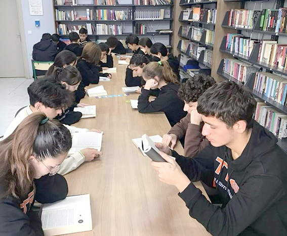 Kitapların kanadında yeni ufuklara